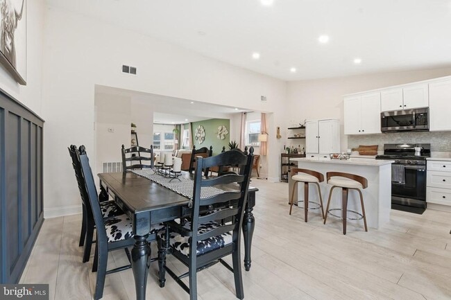 Foto del edificio - 7024 Lee Park Ct