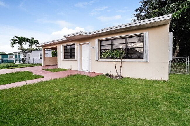 Foto del edificio - 16401 NW 21st Ave