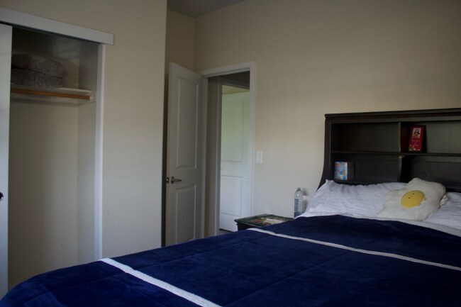 Foto del edificio - 49 Lake House Ct