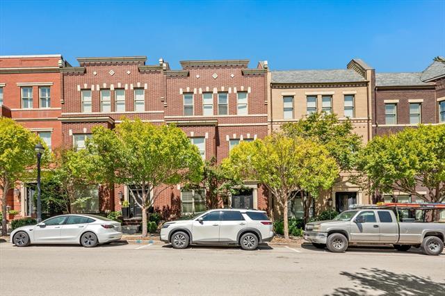 Building Photo - 1530 Main Street