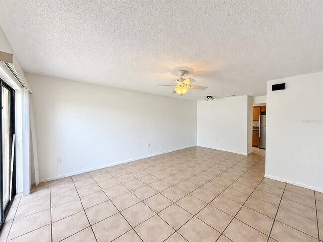 Foto del edificio - 4155 Spitfire Ave