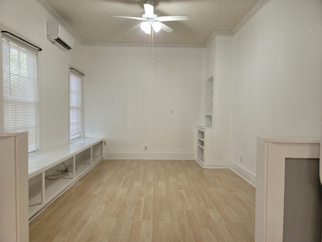 Foto del edificio - 1705 Austin Ave