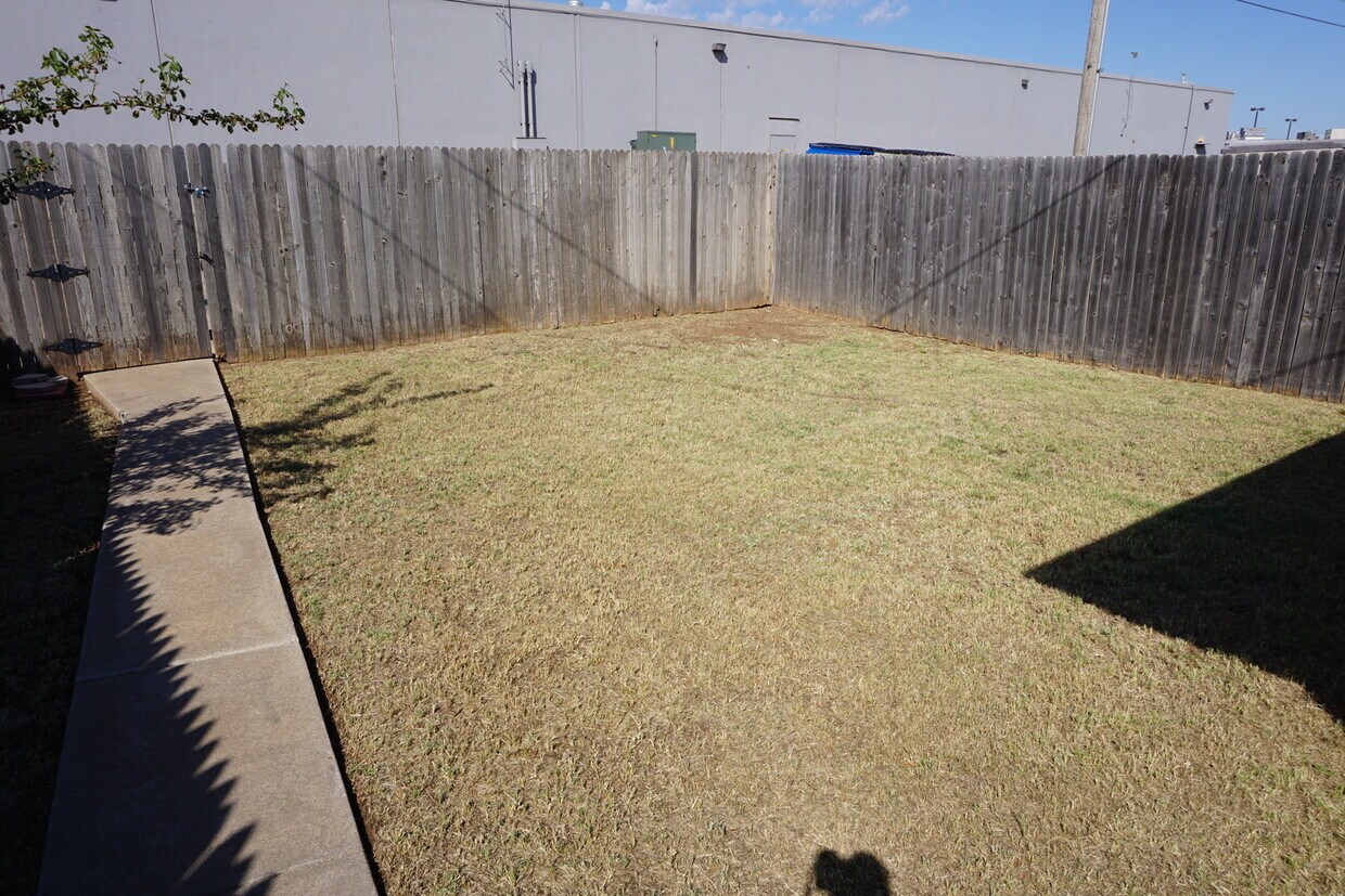 Foto del edificio - 6302 York Dr