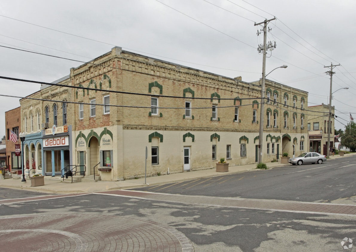 Building Photo - 205 Baldwin St