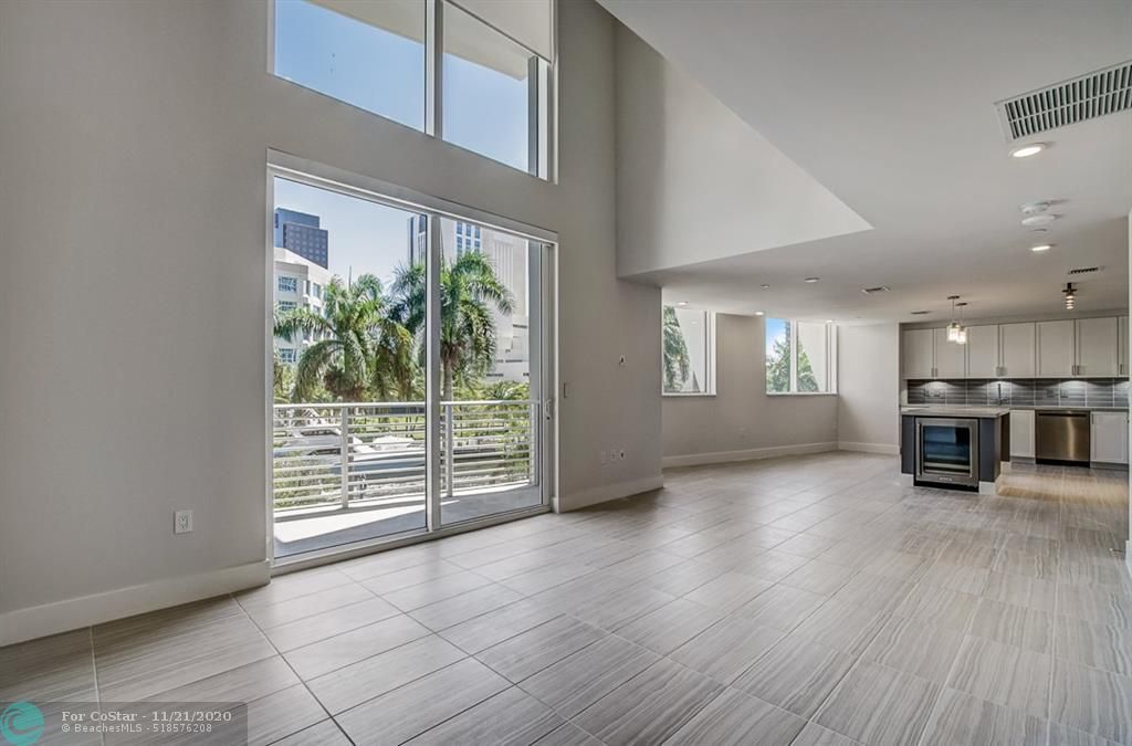 Foto principal - 215 N New River Dr E
