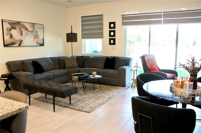 Foto del edificio - 4461 Small Creek Rd