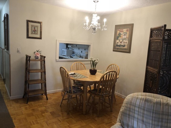 Foto del edificio - 2647 N Garden Drive 210