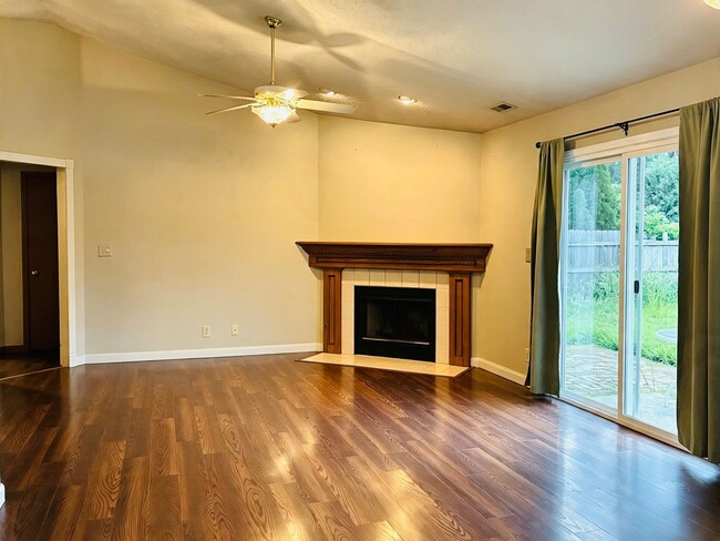 Foto del edificio - 4327 Hadley Ct