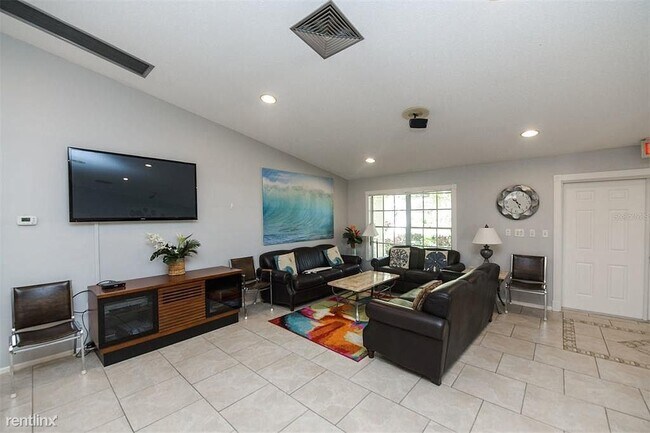Building Photo - 2 br, 2 bath House - 3980 Oakhurst Blvd