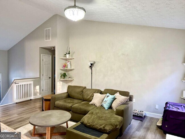 Foto del edificio - 3310 Stratton Ln