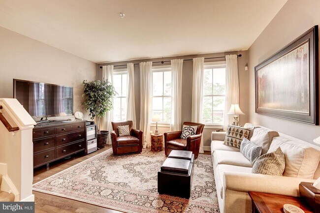 Foto del edificio - 830 Montgomery St