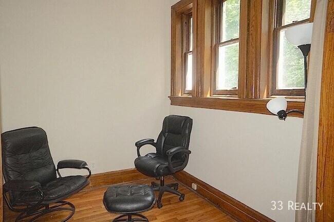 Foto del edificio - 2626 N Wilton Ave