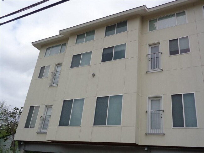 Foto del edificio - 210 E 32nd St