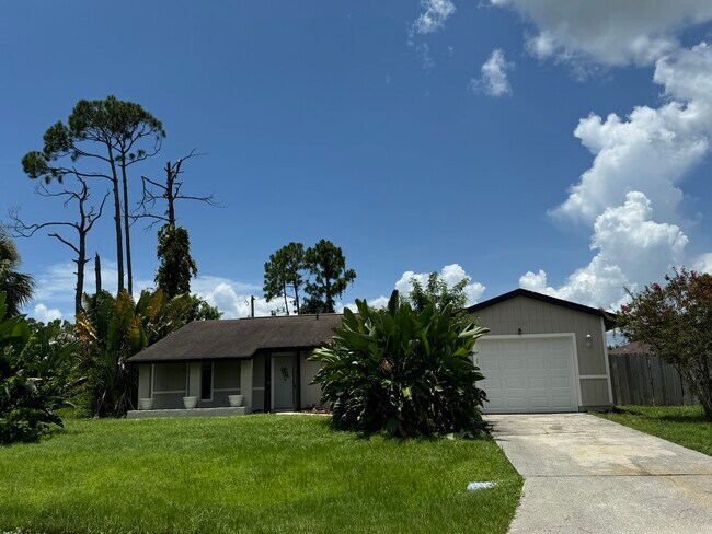 1101 McCrory St North Port FL - 1101 Mccrory St North Port Fl Building Photo 