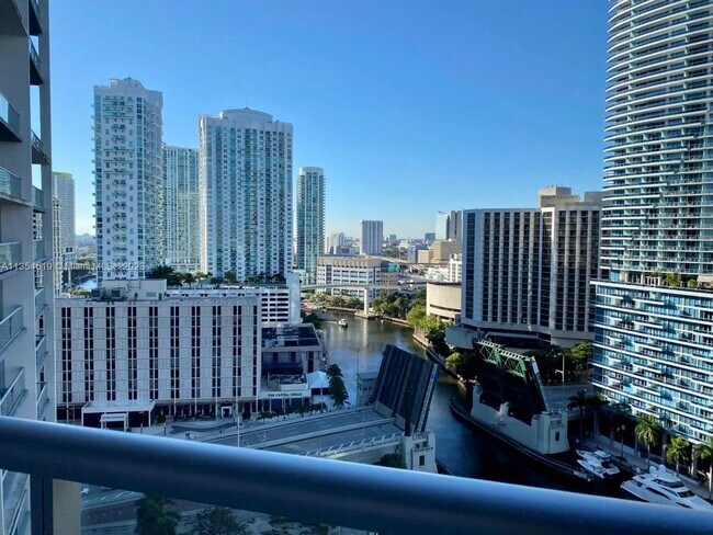 Building Photo - 465 Brickell Ave