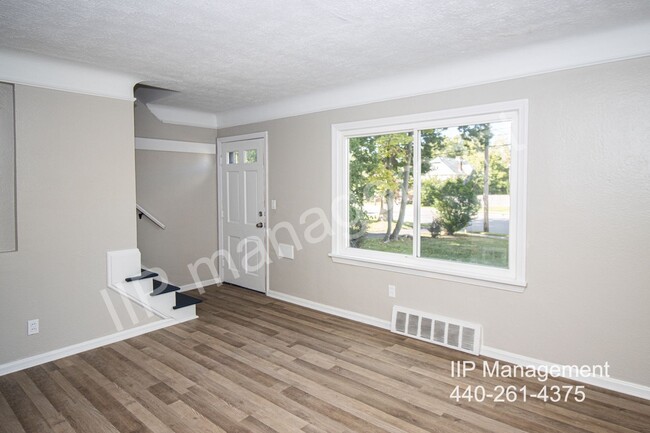 Building Photo - Beautiful 4-Bedroom Home in Cleveland Heig...