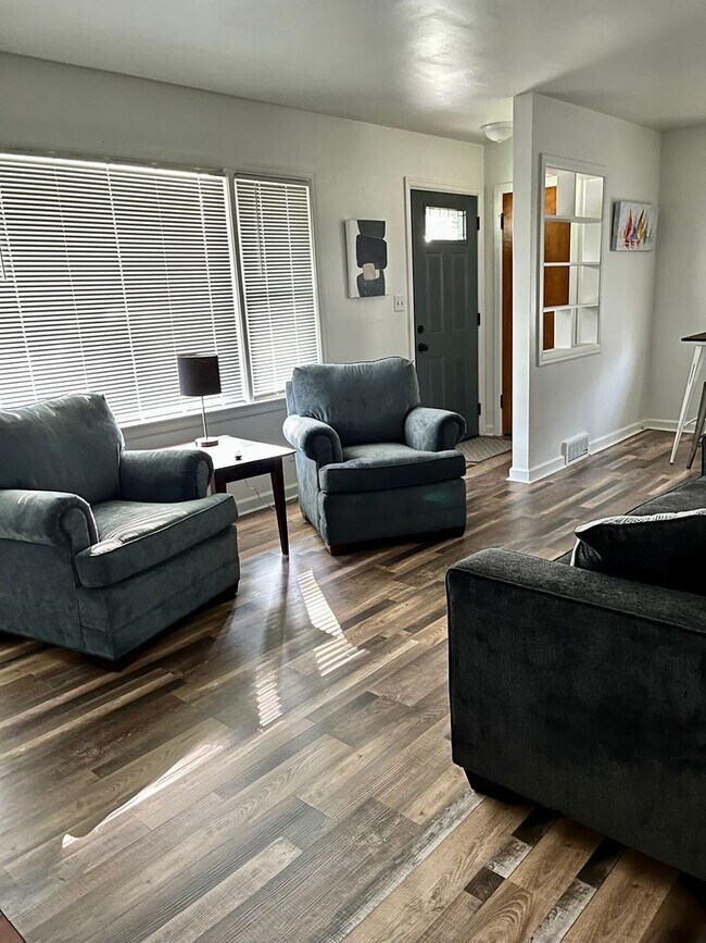 Building Photo - 1000 Hickory Hill Dr