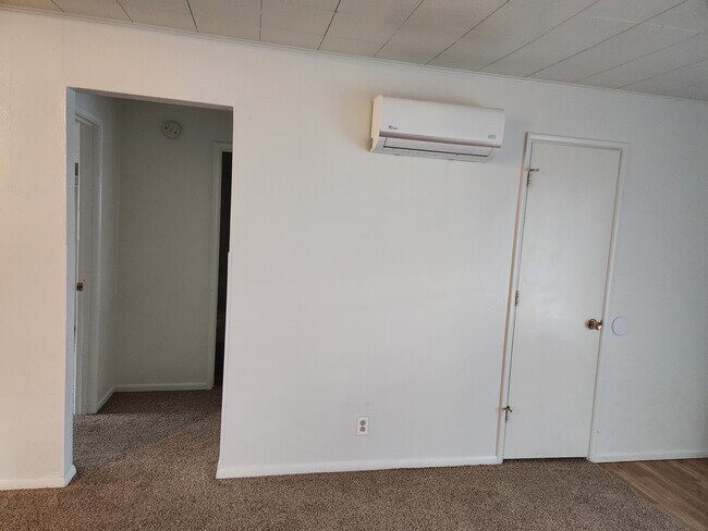 Building Photo - 707 Cedar St