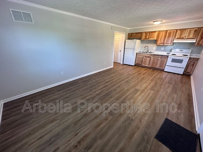 Building Photo - 268 Brookside Dr