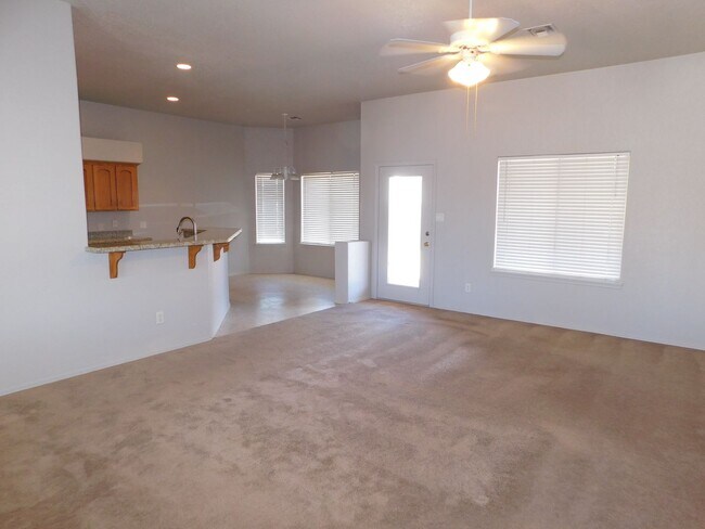 Foto del edificio - 3 BED 2 BATH IN YUMA EAST!