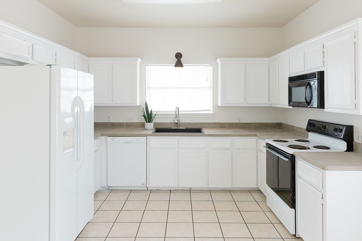 Foto principal - 1625 Wood Ave