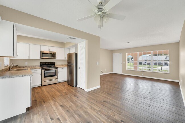 Building Photo - 241 NE Ardsley Dr
