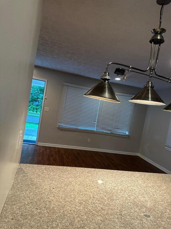 Foto del edificio - 6527 Rainbow Ln