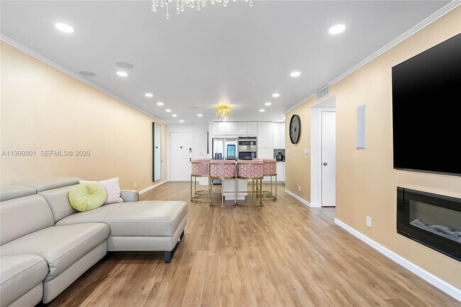 Foto del edificio - 600 Three Islands Boulevard