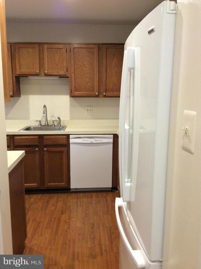 Building Photo - 14540 Eddy Ct