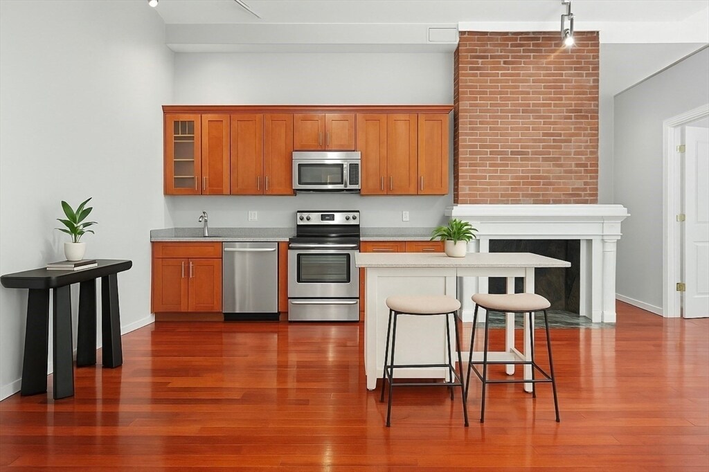 Foto principal - 167 Beacon St