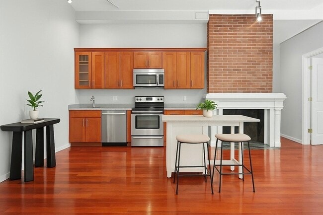 Building Photo - 167 Beacon St