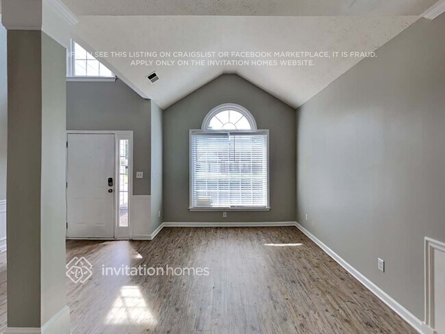 Building Photo - 3654 Bancroft Main NW