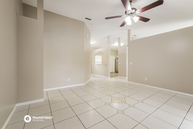 Building Photo - 549 Brentford Ct