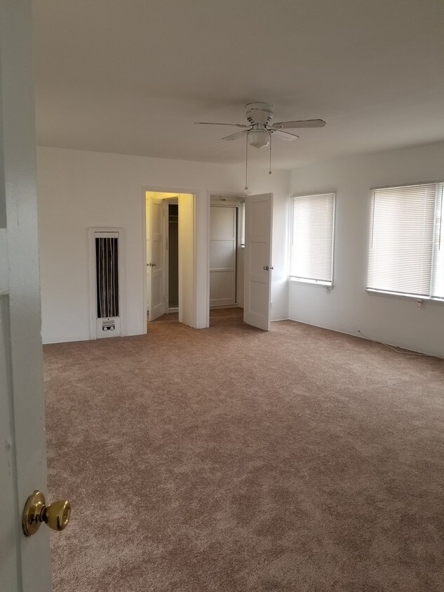 Primary Photo - Beautiful renovated large 1bed/1.5 bth