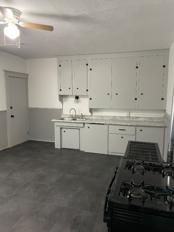 Foto principal - 458 Coe St