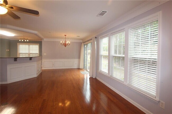 Building Photo - 272 Balaban Cir