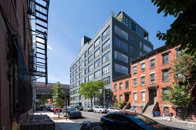 Building Photo - Williamsberry