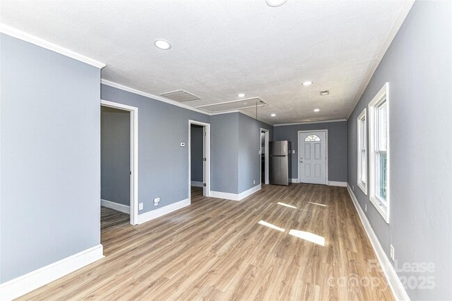 Building Photo - 4924 Jane Ave