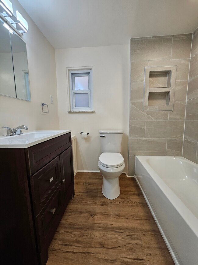 Baño nuevo - 5612 Phillips Ave