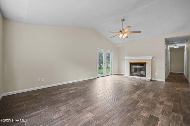 Building Photo - 105 Wedgewood Dr