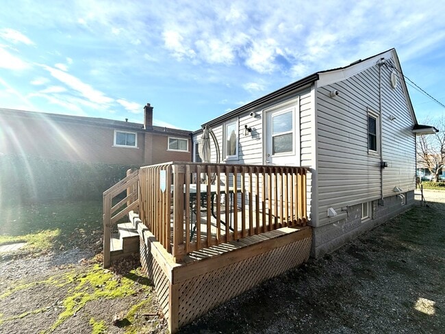 Building Photo - 92 Glennie Ave