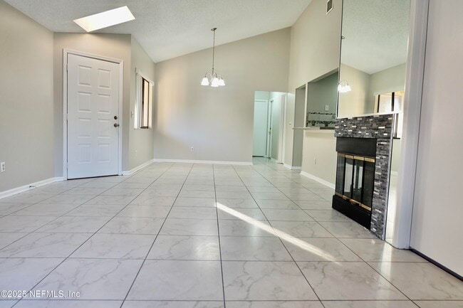 Building Photo - 9241 Arbolita Way