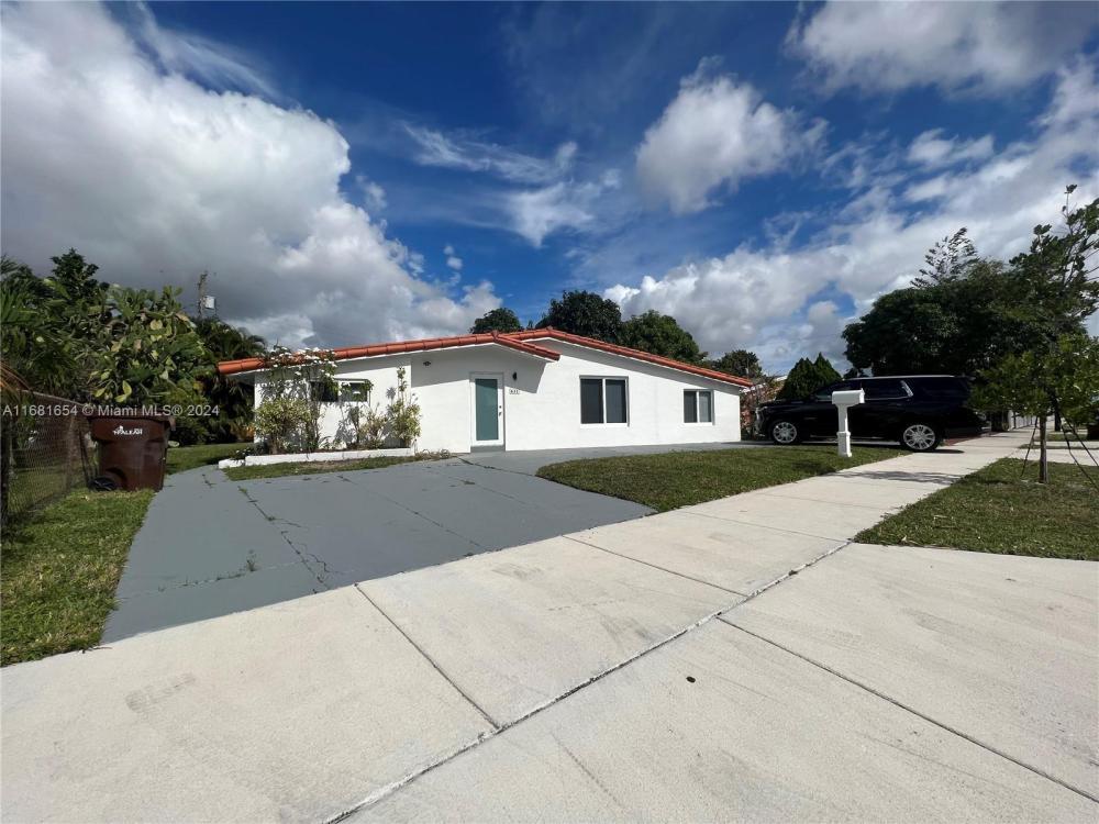 Primary Photo - 3 bedroom in Hialeah FL 33010