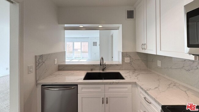 Foto del edificio - 11750 Sunset Blvd