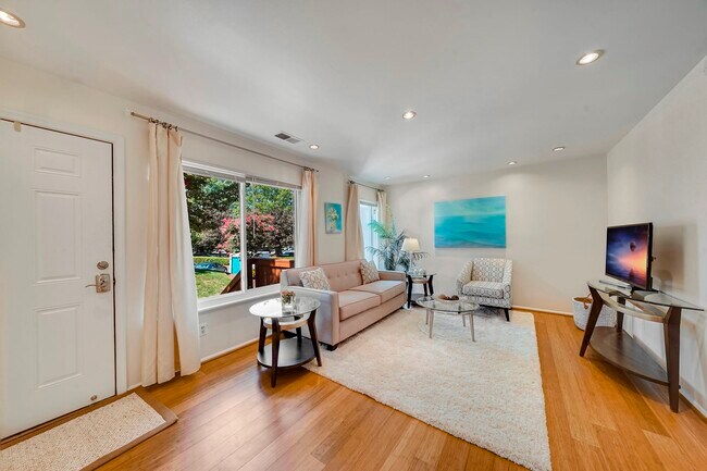 Foto del edificio - 1701 Westwind Way
