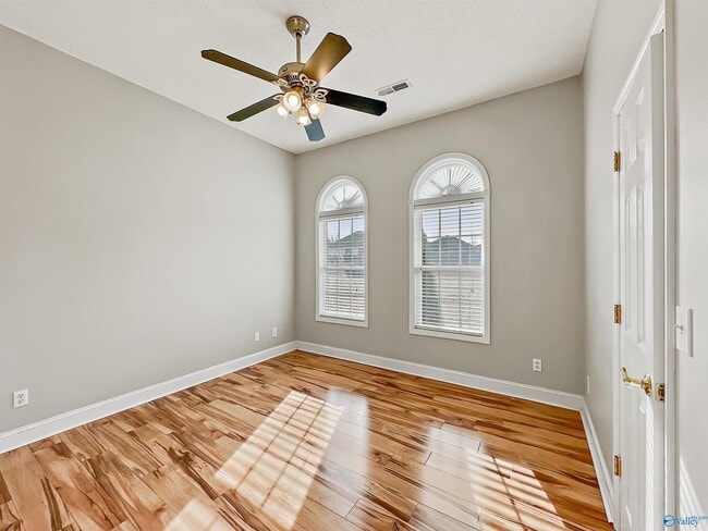 Building Photo - 93 Manor House Dr