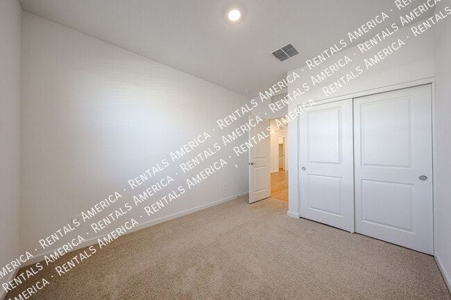 Building Photo - 15915 W Gray Fox Trl