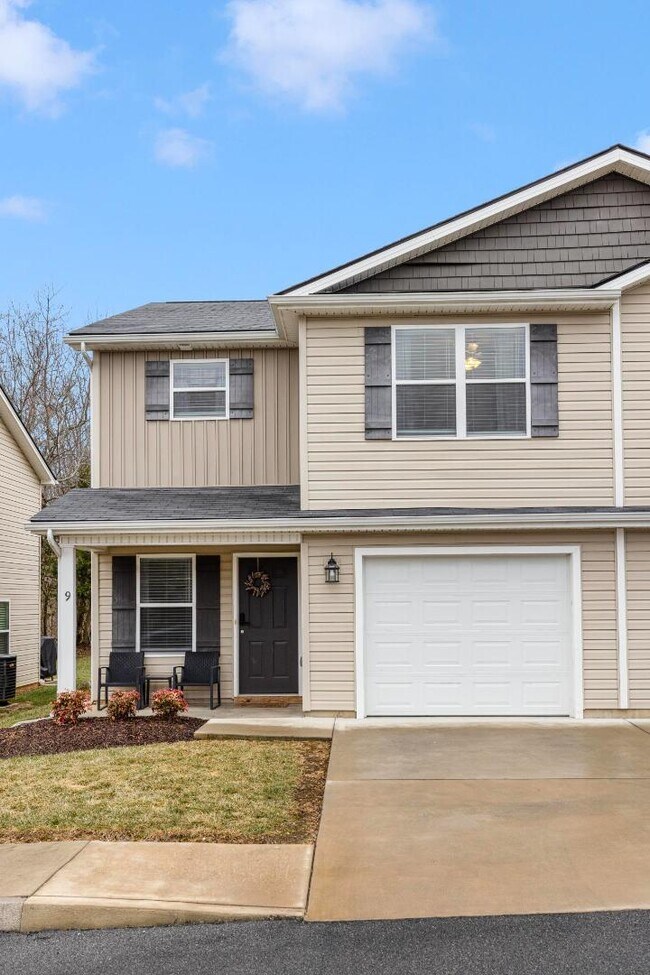 Foto del edificio - 2927 Watauga Rd