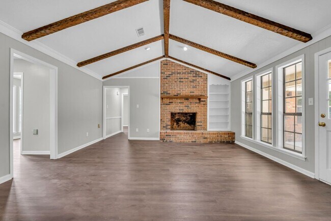 Foto del edificio - 1315 Ruffwood Rd