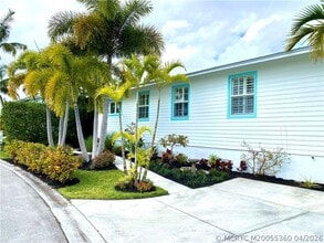 Building Photo - 625 SW Salerno Rd